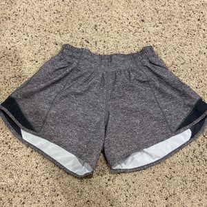 Lululemon Size 2 Tall Grey / Gray Hotty Hot Shorts EUC